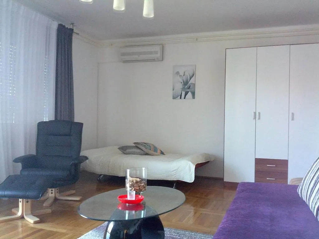Rose Garden Apartment Malinska