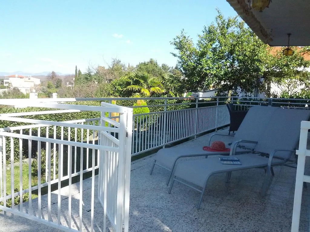 Rose Garden Apartment Malinska Croatia