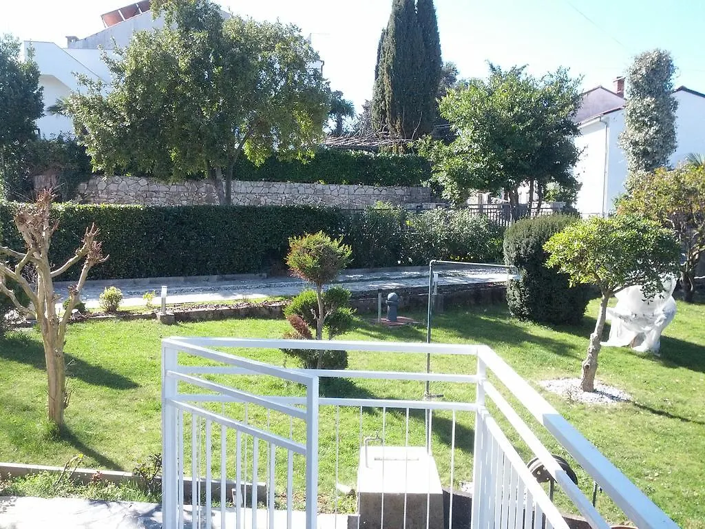 Rose Garden Apartment Malinska