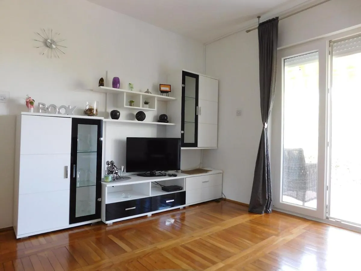 Rose Garden Apartment Malinska 0*,  Croatia
