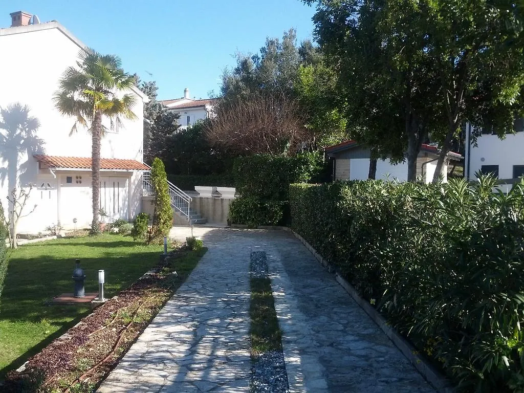 Rose Garden Apartment Malinska